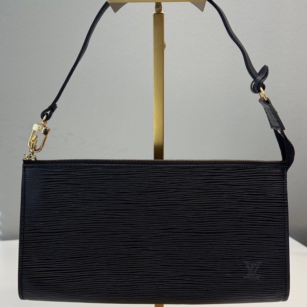 Louis Vuitton Black Epi Leather Accessory Pochette Pouch Bag Handbag